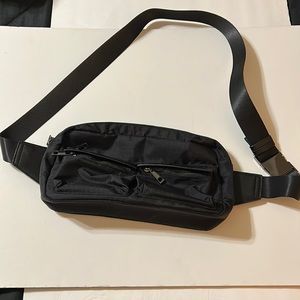 Express crossbody